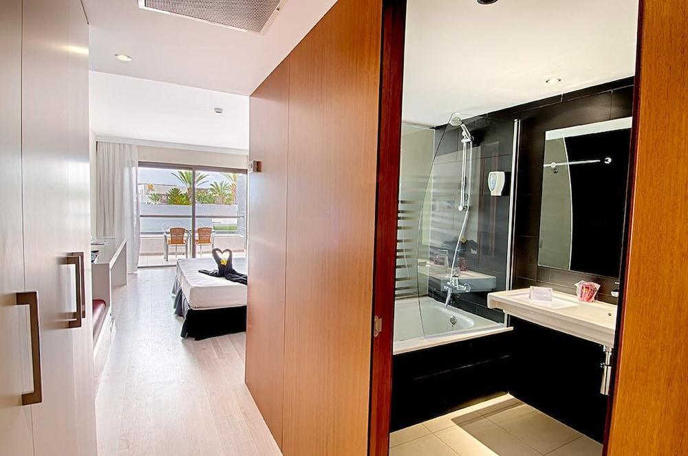 R2 Romantic Fantasia Suites & Dreams - Adults Only Tarajalejo Bagian luar foto