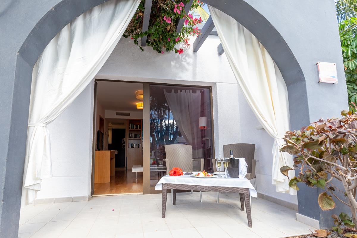 R2 Romantic Fantasia Suites & Dreams - Adults Only Tarajalejo Bagian luar foto